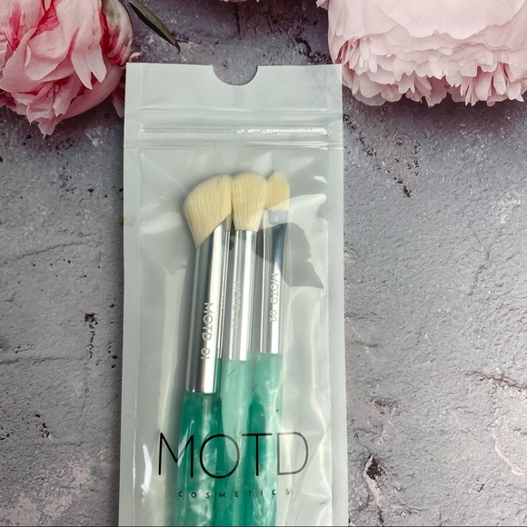 🌟 2 Day Sale🌟 Seas the Day, Makeup Brush Set by MOTD COSMETICS - Picture 7 of 8